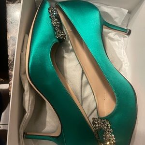 Manolo Blahnik Green Hangisi 90 Satin Jewel Buckle Pumps